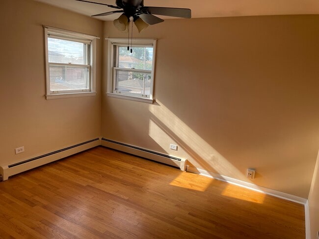 Building Photo - 2318 N 72nd Ct