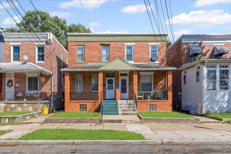 Primary Photo - 224 Parker Ave