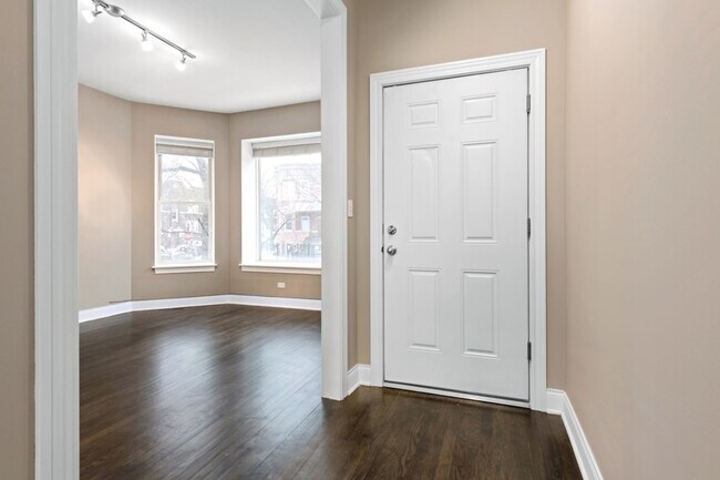 Foto del edificio - 2307 N Springfield Ave