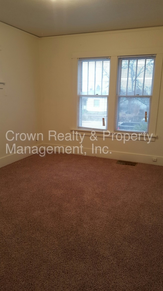 Foto del edificio - 1408 E 18th St