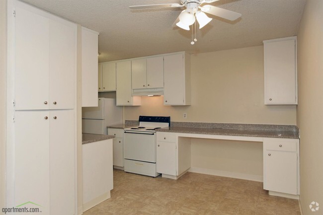 Dining Room - Diablo Villa Apartments