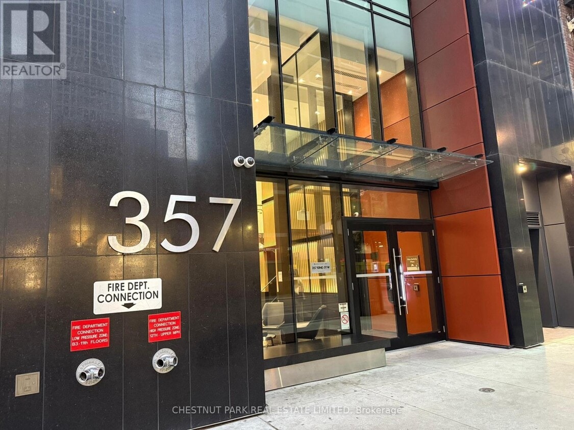 Photo principale - 357 King St W