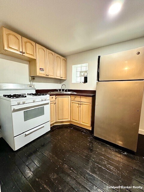 Foto del edificio - 1237 W 31st St