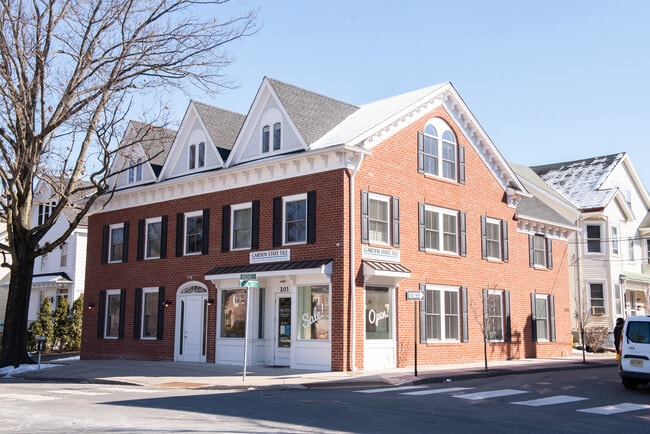 Building Photo - 205 Nassau St