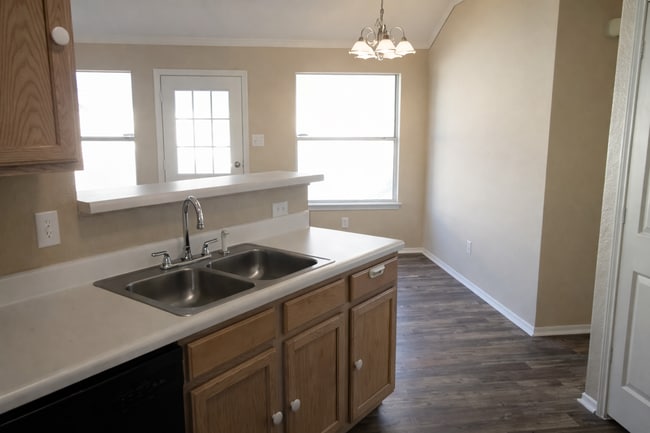 Foto del edificio - AVAILABLE SOON!