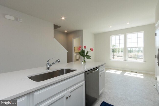 Building Photo - 1810 Sag Harbor Ln