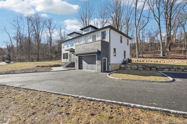 Building Photo - 400 Phillips Hill Rd