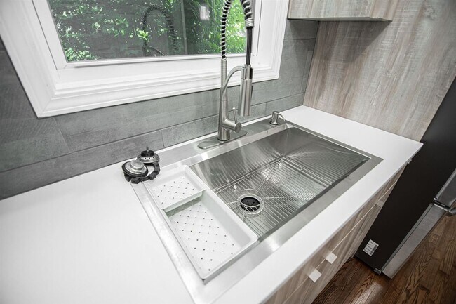 Foto del edificio - 537 Trabert Ave NW