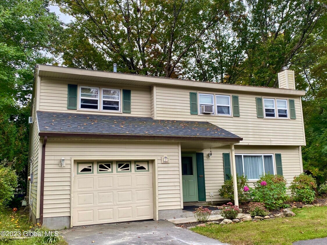 7 Fredrick Dr, Saratoga Springs, NY 12866 House Rental in Saratoga