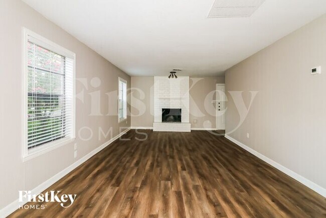 Foto del edificio - 2703 Shady Bayou Ln