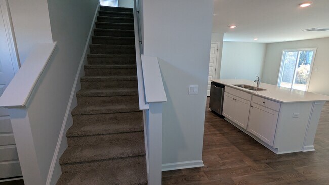 Foto del edificio - 140 Ponderosa Lp