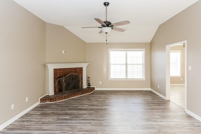 Building Photo - 7463 Hunter Trail Cove