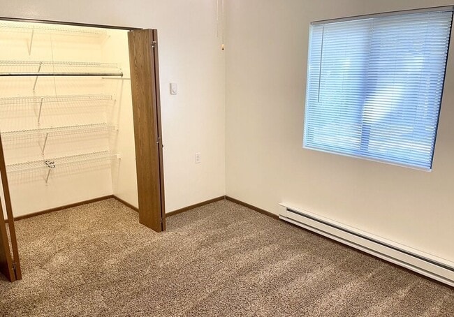 Building Photo - 1111 E Iowa Ave