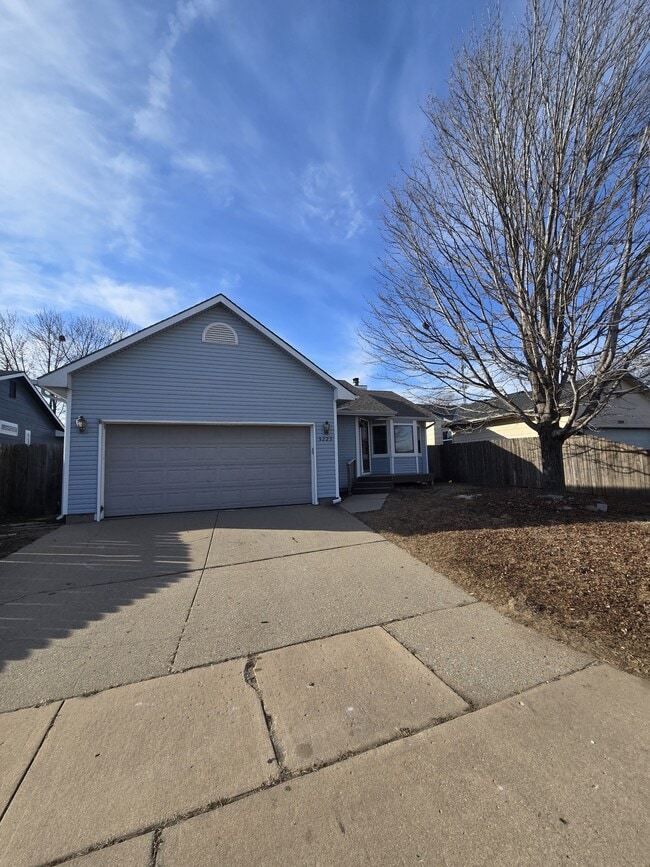 Building Photo - 5223 S Mosley St