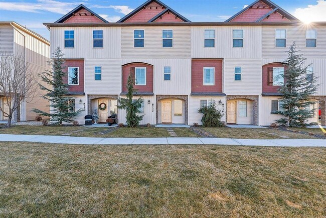 Building Photo - 8732 W Pine Valley Ln