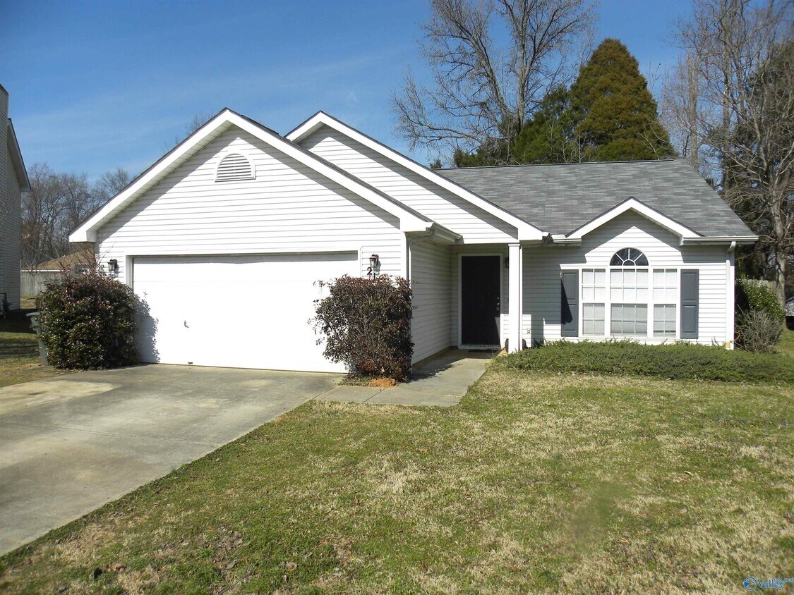 Foto principal - 216 Sandy Wood Ct