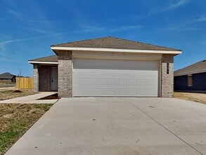 Building Photo - 501 St Charles Pl