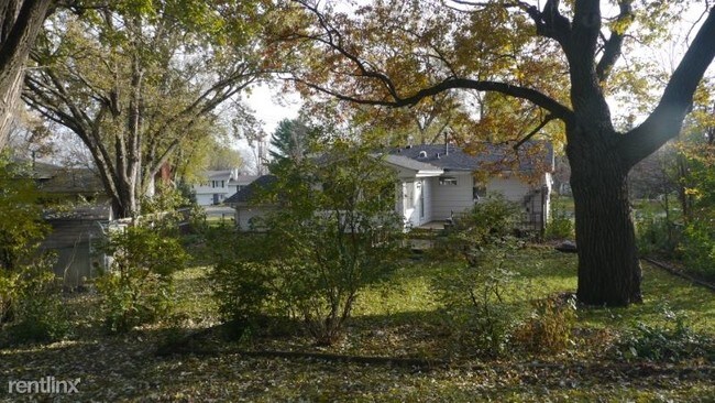 Building Photo - 3 br, 2 bath House - 8608 Zenith Road