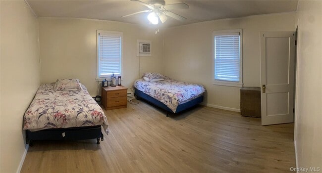 Building Photo - 7 Sylvan Side Ave