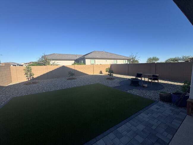 Foto del edificio - 32067 N Wayne Ln