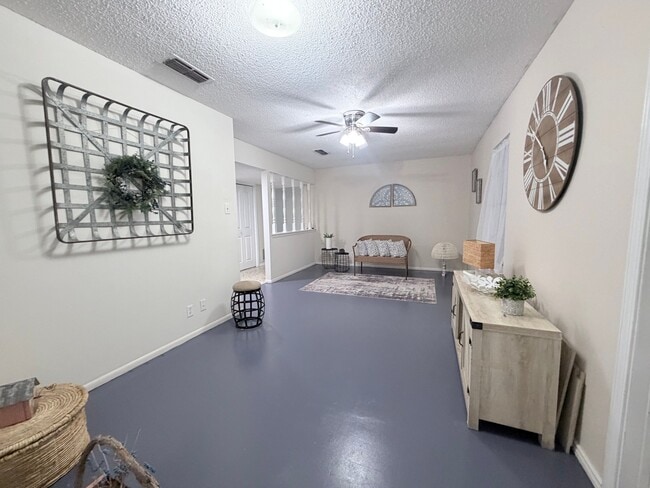 Photo - 7418 Meadow Cliff St (San Antonio, TX) House