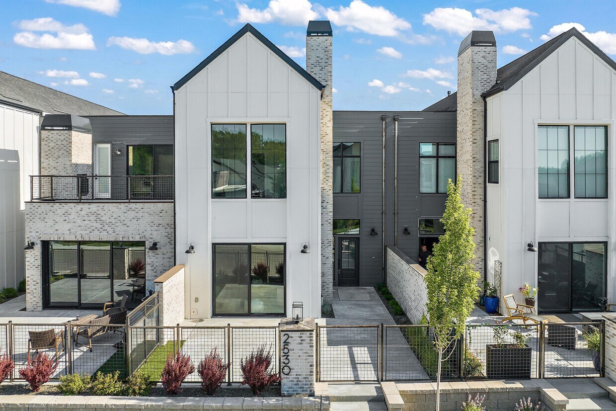 Foto principal - 2460 W Iron Coop St