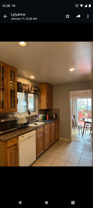 Foto del edificio - 215 Dennis Dr