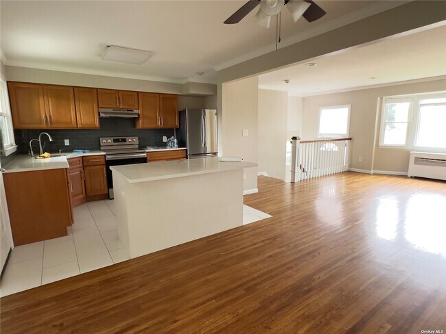 Foto del edificio - 58 Alexander Ave