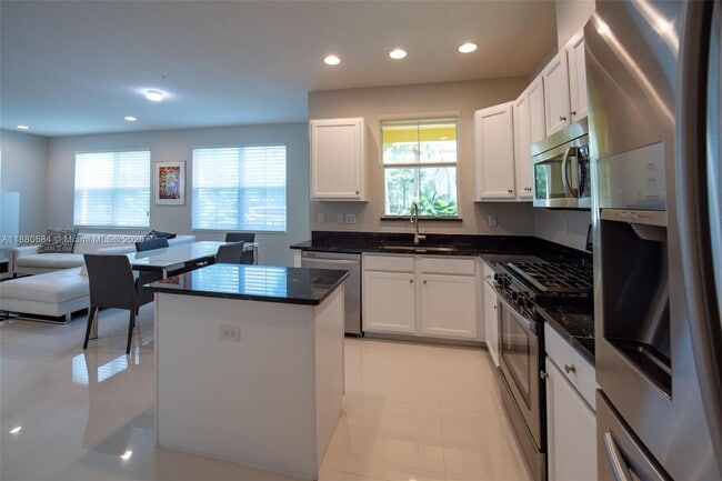 Foto del edificio - 12410 NW 33rd St