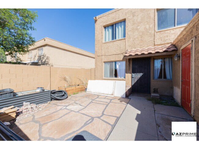 Foto del edificio - Charming 2/1 Phoenix Townhouse - Cozy, Con...