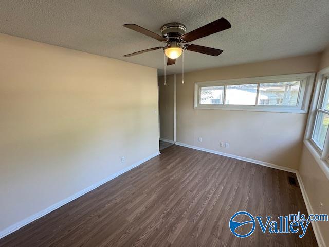 Building Photo - 3610 Oleander Rd SW
