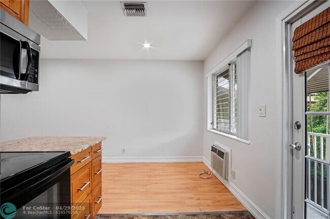 Foto del edificio - 2130 NE 42nd Ct