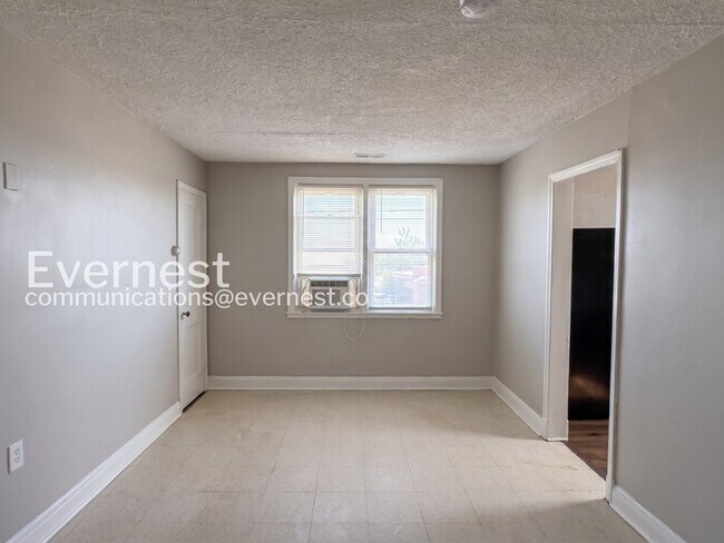 Foto del edificio - 1049 E Patapsco Ave