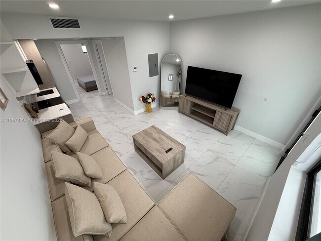 Foto del edificio - 944 Jefferson Ave