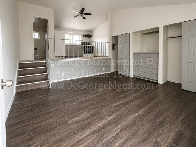 Building Photo - Emerald Estates