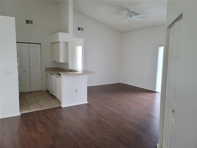 Foto del edificio - 1201 Bermuda Lakes Ln