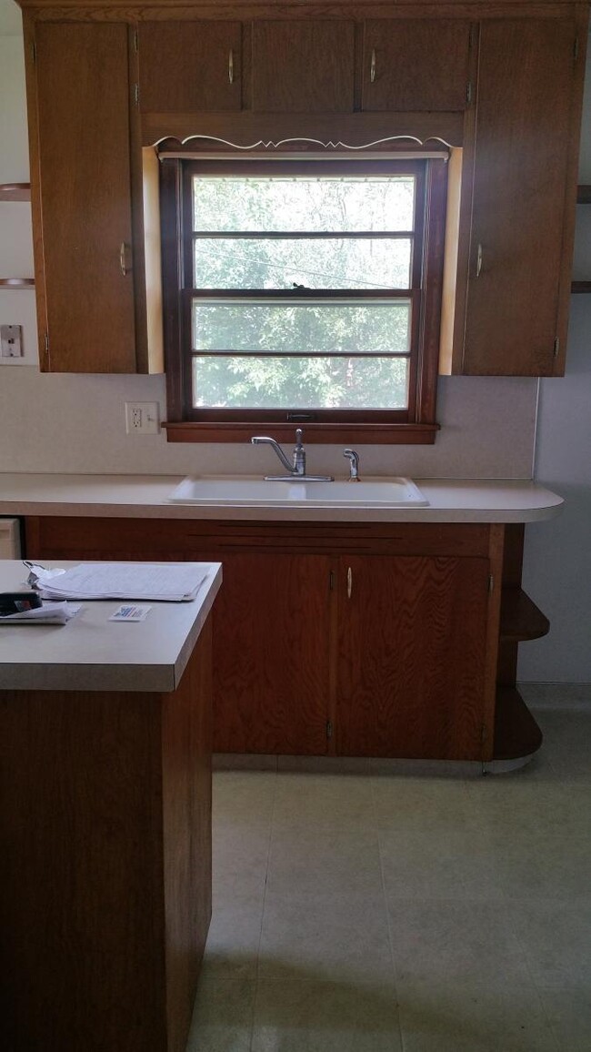 Building Photo - 4220 Vinton St