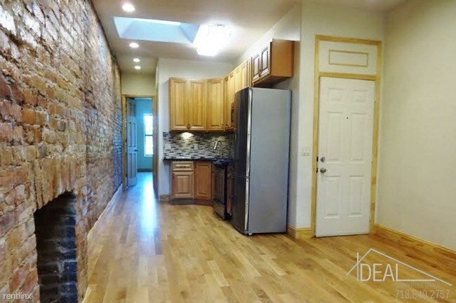 Foto del edificio - 553 Bainbridge St