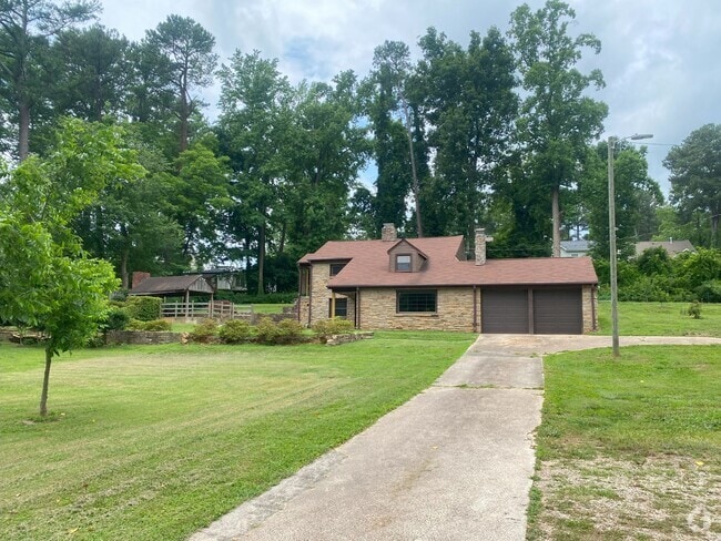 Building Photo - 113 Pineland Cir
