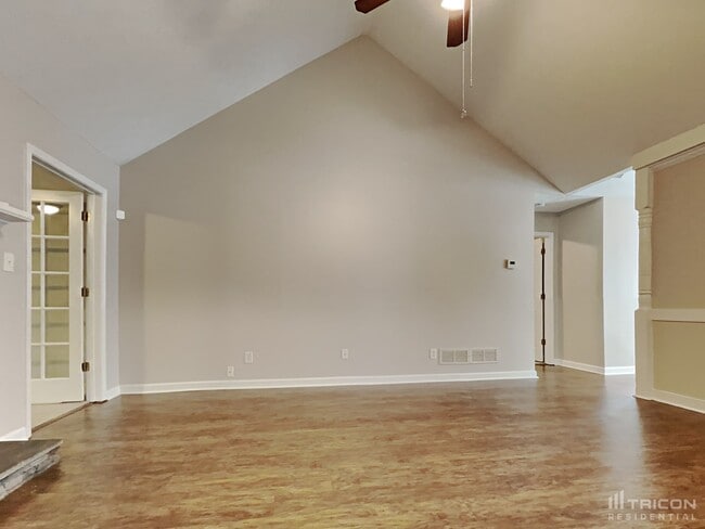 Foto del edificio - 408 Crested View Dr