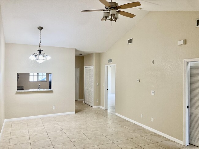 Foto del edificio - 8313 Bernwood Cove Loop