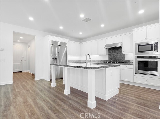 Foto del edificio - 19402 Snowdon Ln