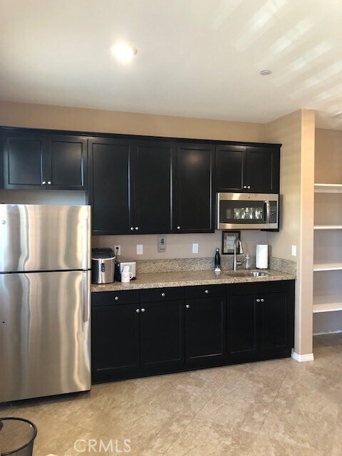 Foto del edificio - 24726 Satinwood Ln