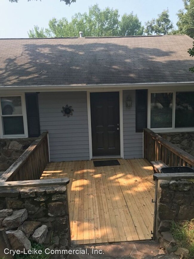 Building Photo - 3 br, 2 bath House - 123 Sunset Dr.