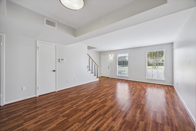 Foto del edificio - 10345 Longmont Dr
