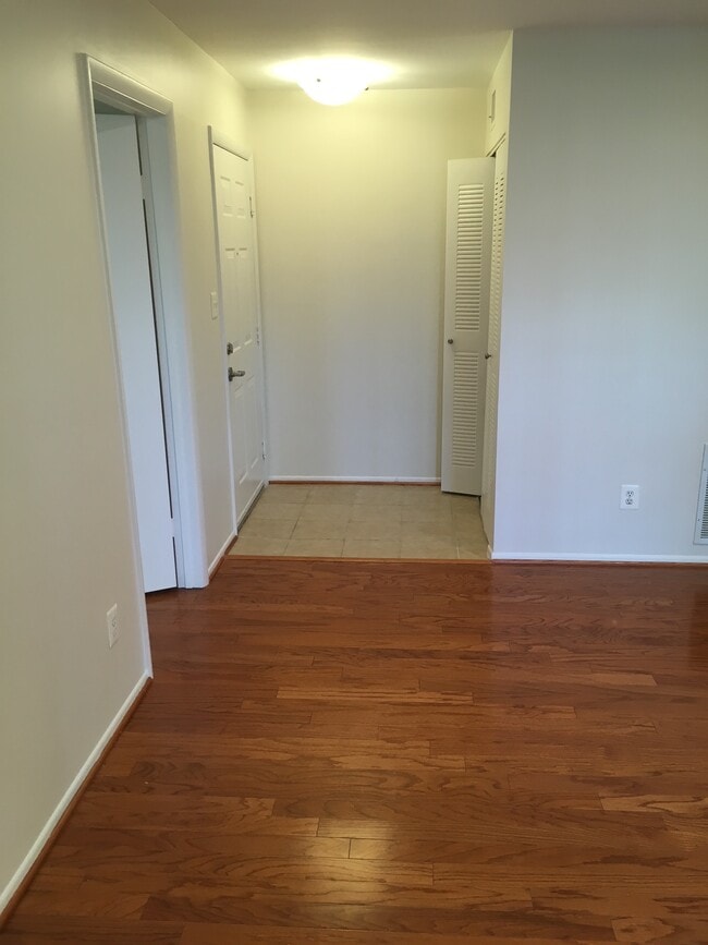 Building Photo - 11700 Olde English Dr
