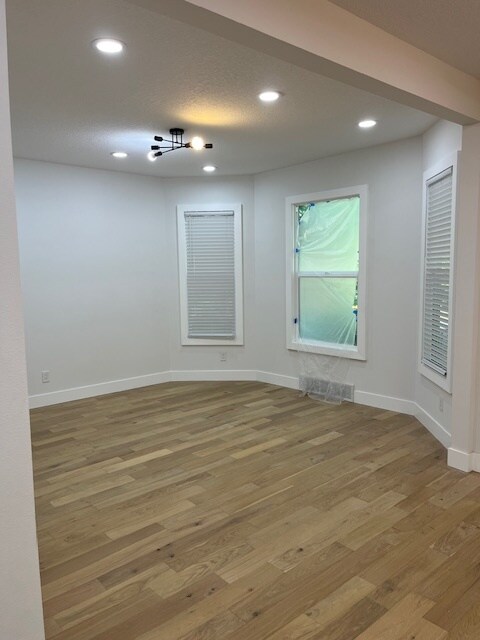 Techos altos - 636 NE Prescott St