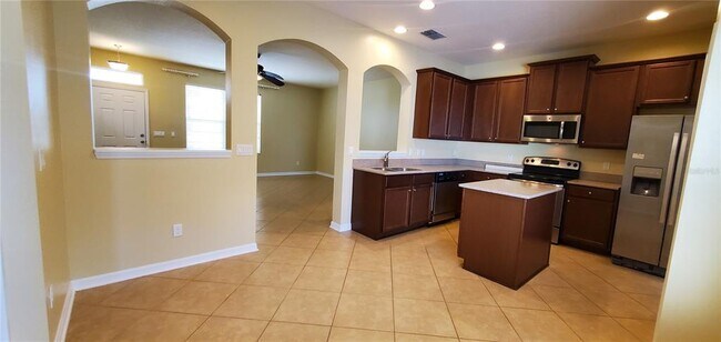 Building Photo - 550 Juniper Springs Dr