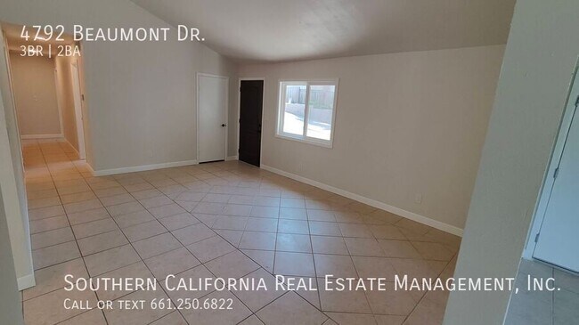 Foto del edificio - 4792 Beaumont Dr