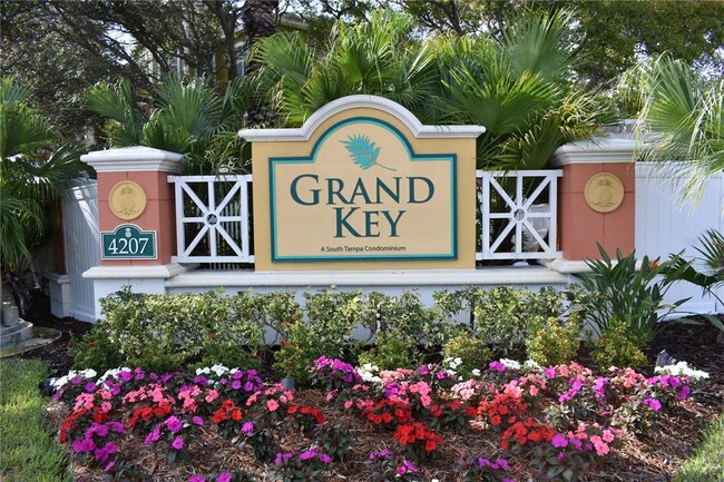 Foto del edificio - 4207 S Dale Mabry Hwy